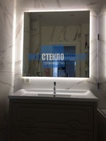Зеркало с внутренней подсветкой в ванной