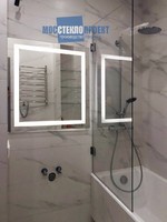 зеркало с подсветкой и ограждение для ванной